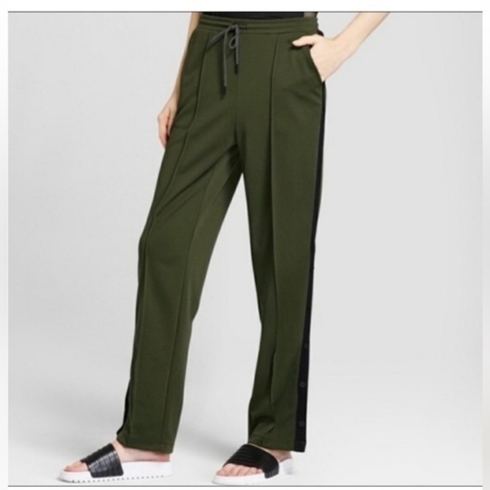 Hunter Pants In olive green and‎ black with buttons- women’s size small